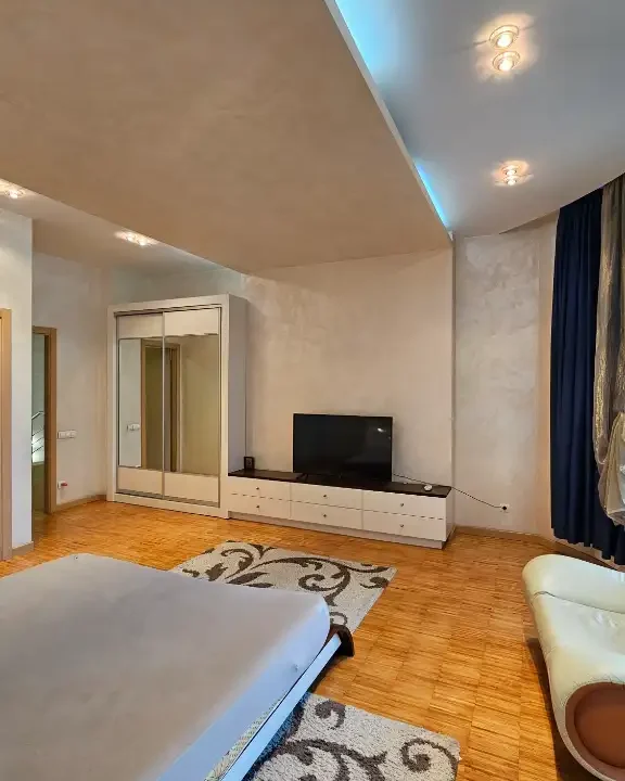 2e9930b5-93c6-4452-a6de-2d7de9bfcdb3