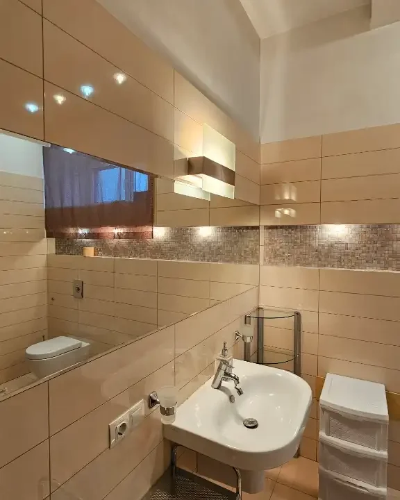 615995b4-e55e-4b25-ad37-aedcda335809